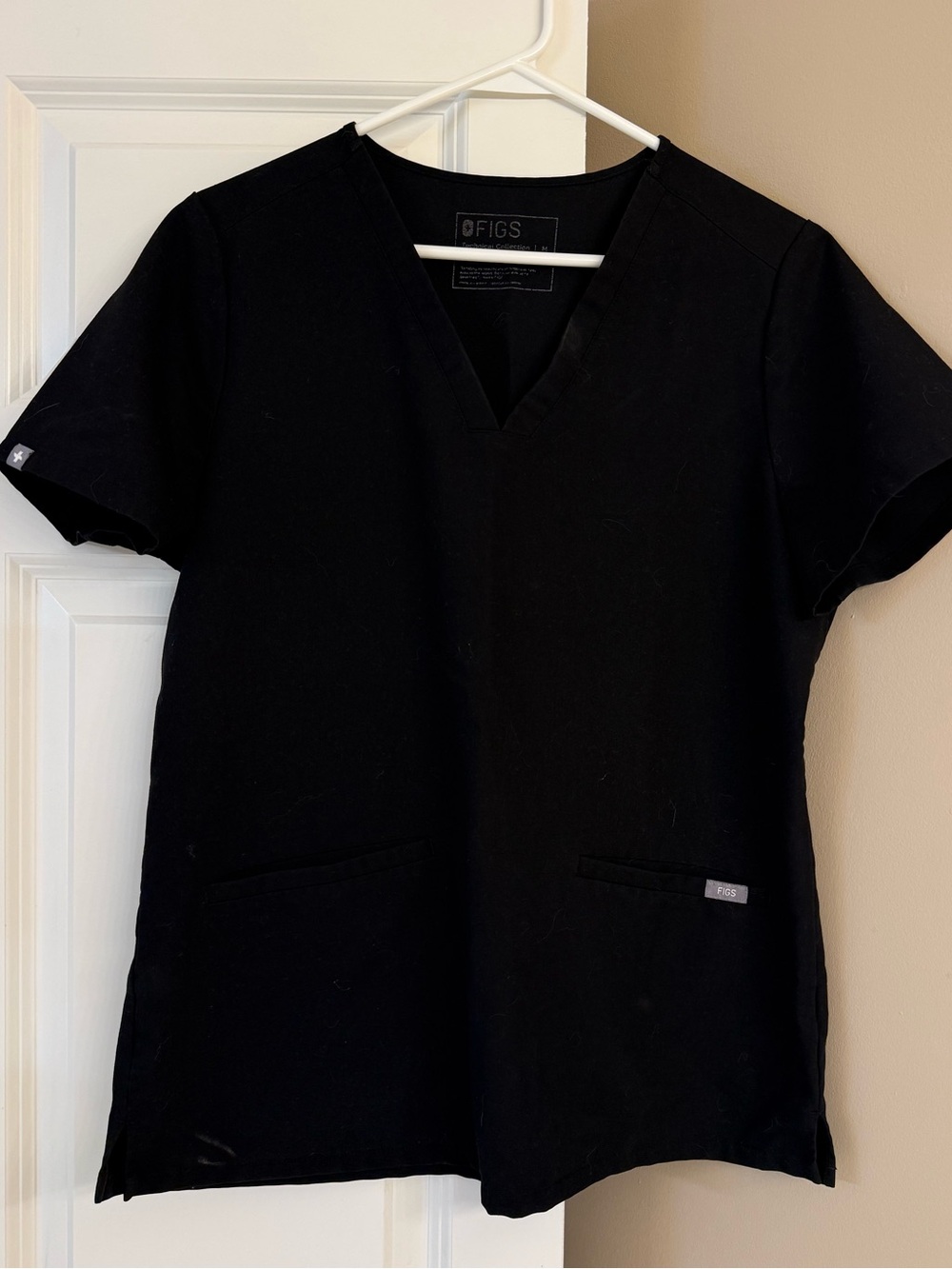 Figs Black Women's V-Neck Short Sleeve Scrub Top